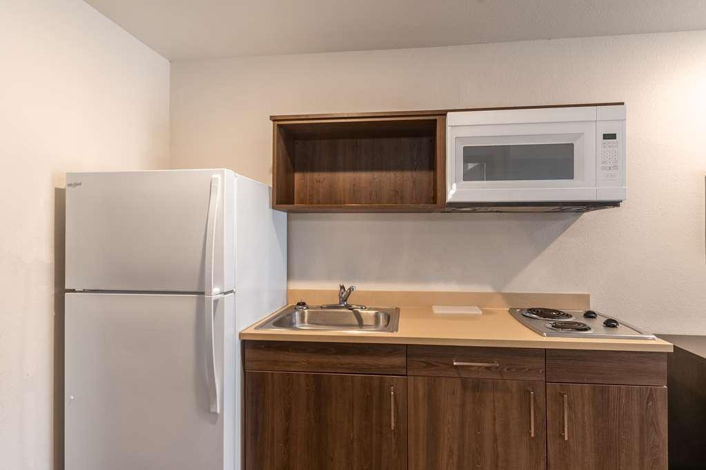 Extended Stay America Select Suites - Бомонт Номер фото